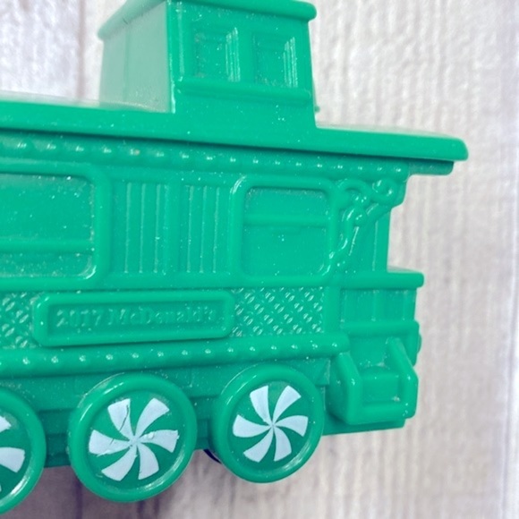 McDonald’s 2017 green caboose holiday express - Picture 5 of 8